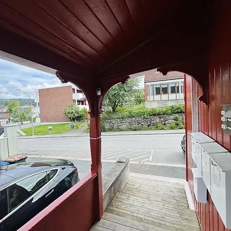 شقة Toppleilighet I Sentrum Av